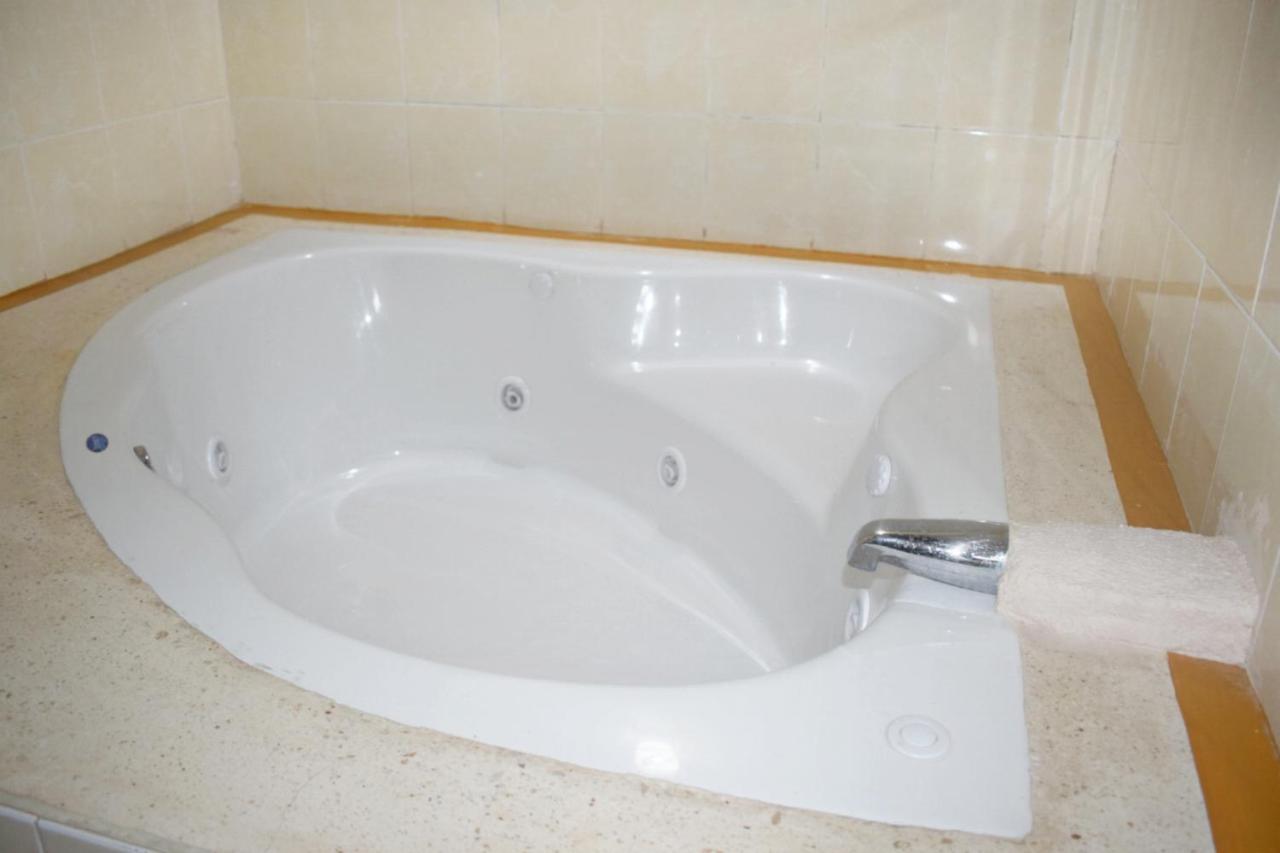 Hotel Casa Rico Valladolid  Kültér fotó
