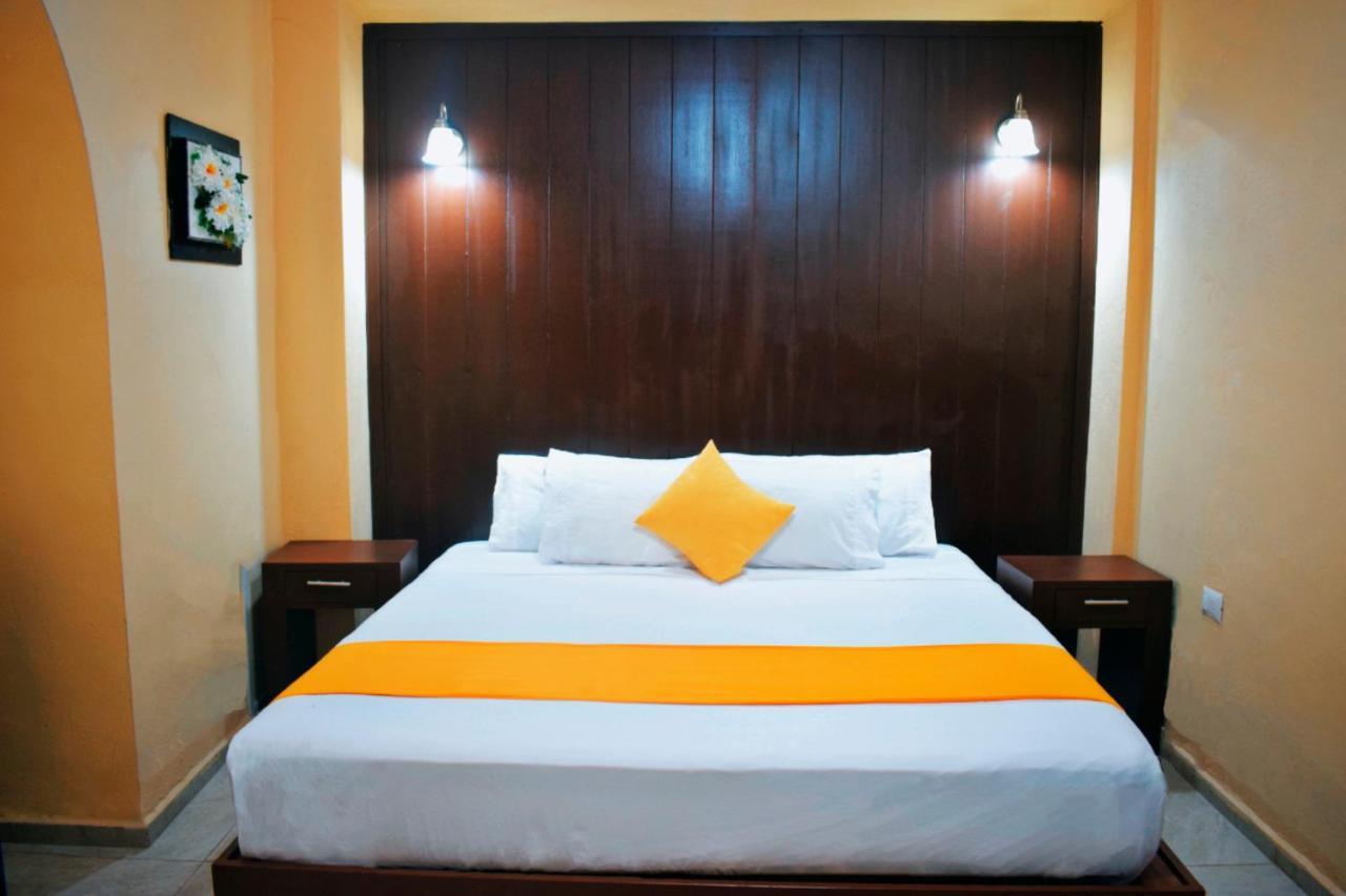 Hotel Casa Rico Valladolid  Kültér fotó