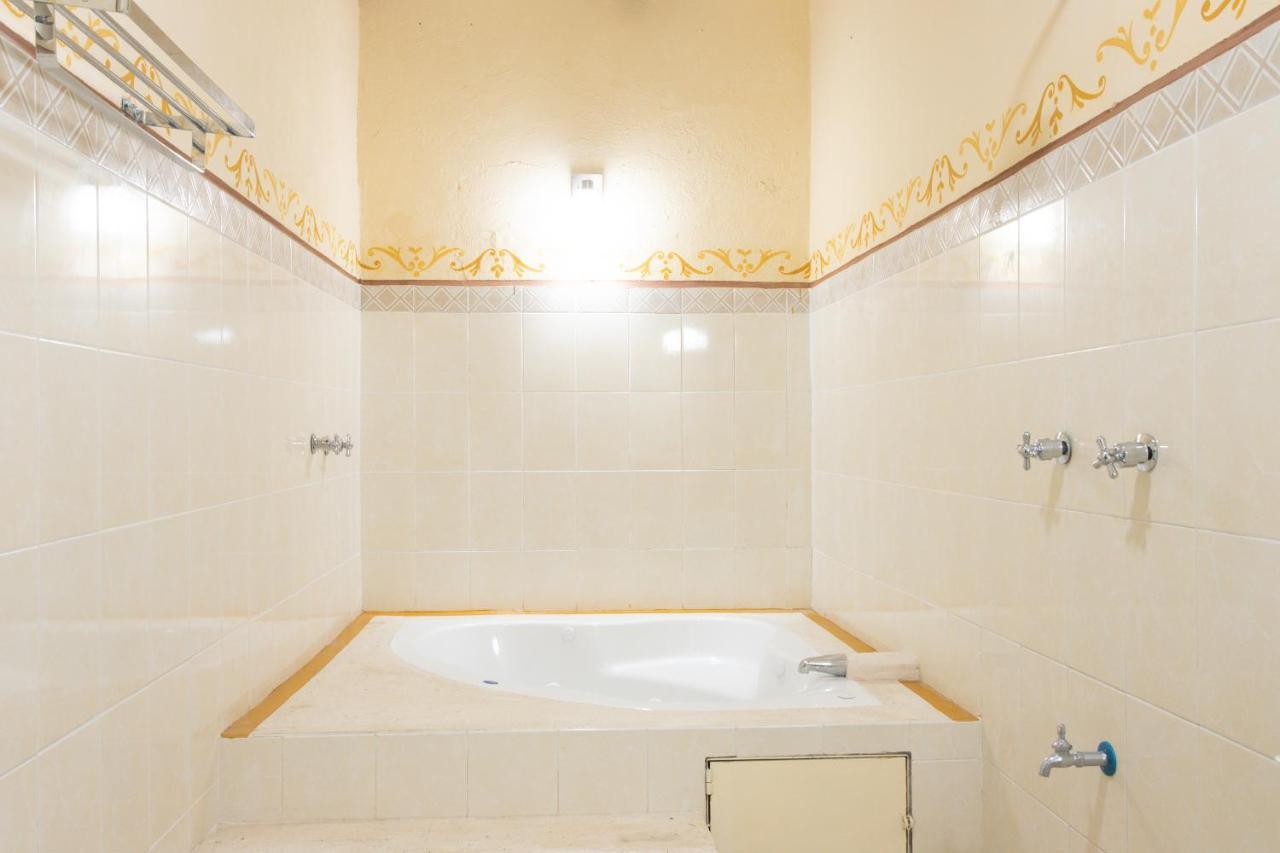 Hotel Casa Rico Valladolid  Kültér fotó